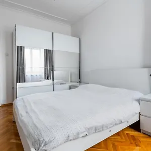 Vitosha Str 2bd White & Blue By Flat Mаnager Sofia