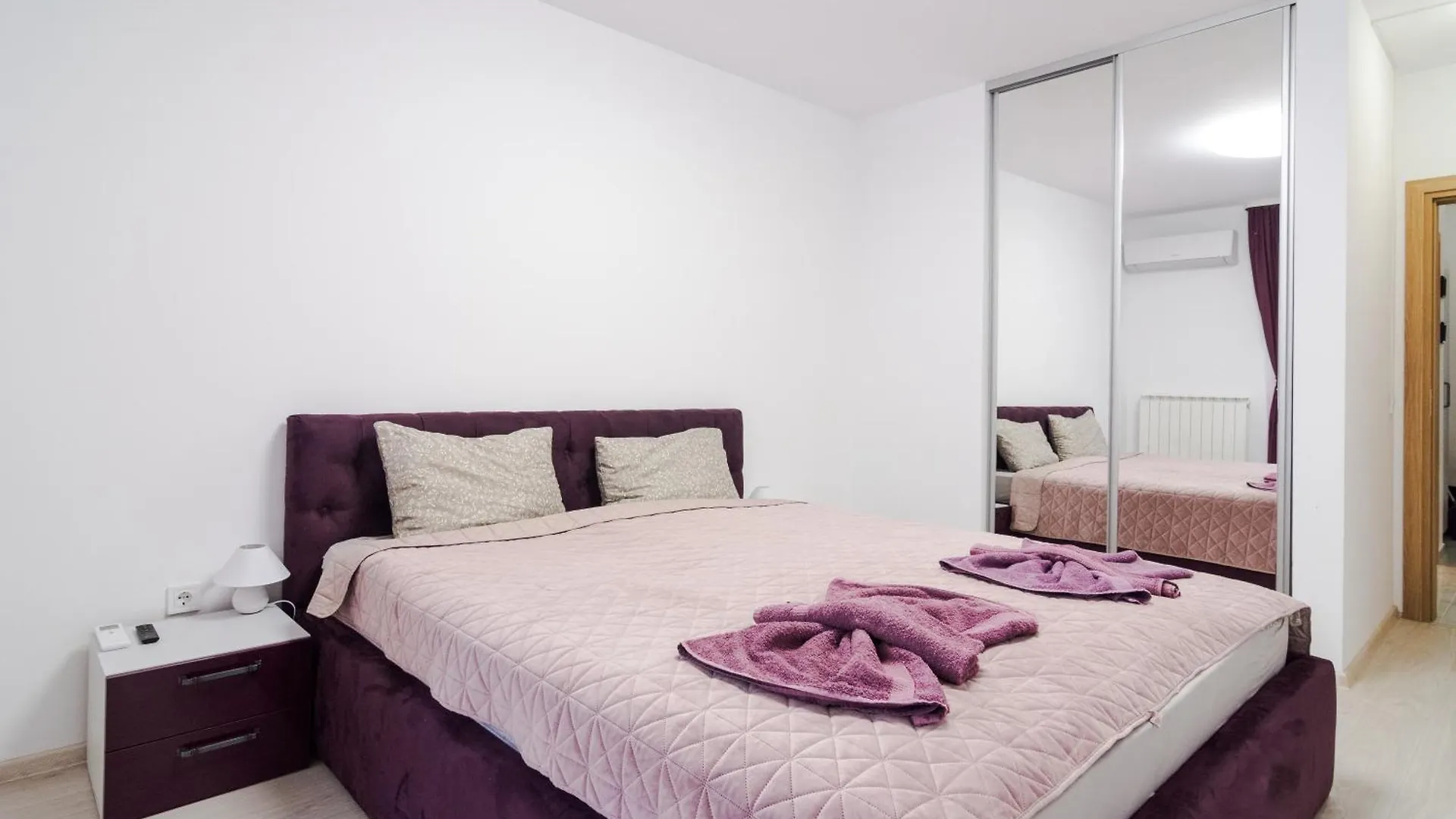 Paris Luxury Top Centre 2Bdr Apt W Work Desk And Wifi Near Nevsky Cathedral Sofia 0*,  Bulgaria